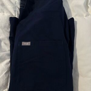 FIGS Large Catarina Scrub Top